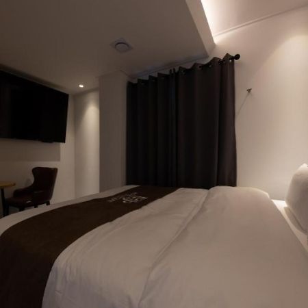 Hotel In Cafe Doksan Сеул Экстерьер фото